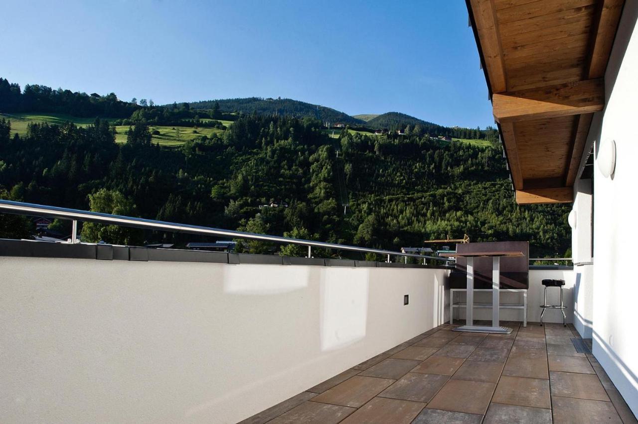 Apartment In Neukirchen With A Carport Neukirchen am Großvenediger Exterior photo